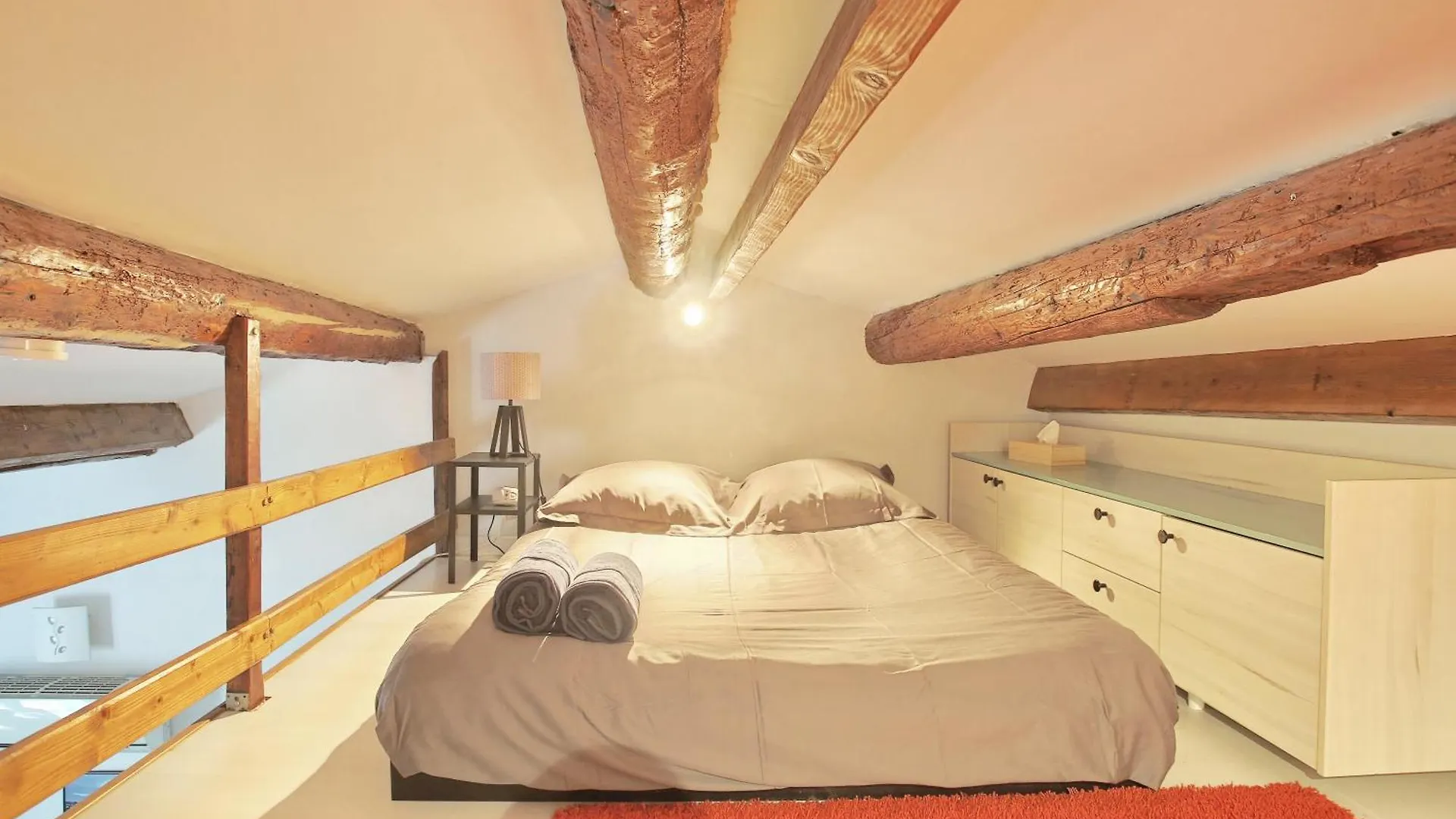Le Refuge Mistralien - Calme, Wi-Fi, Centre Ville Martigues