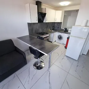  Appartement Les éffalées France
